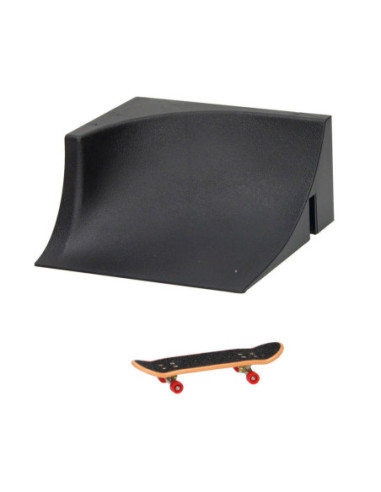Vinger Skateboard met Stuntschans